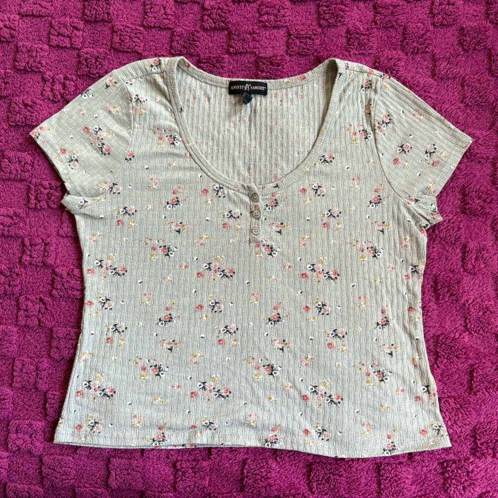 🥳3 for $20🥳 Almost Famous Floral Ribbed Top - Gray and Pink